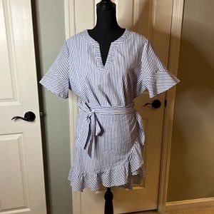 Vineyard Vines seersucker wrap dress size 16
